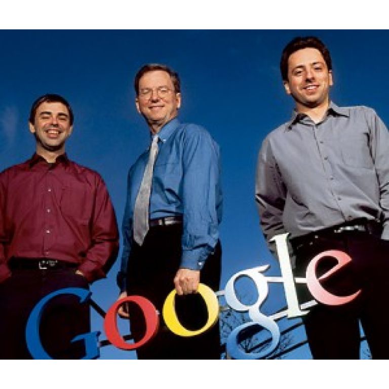 Eric Schmidt le entregar la corona de CEO de Google a Larry Page